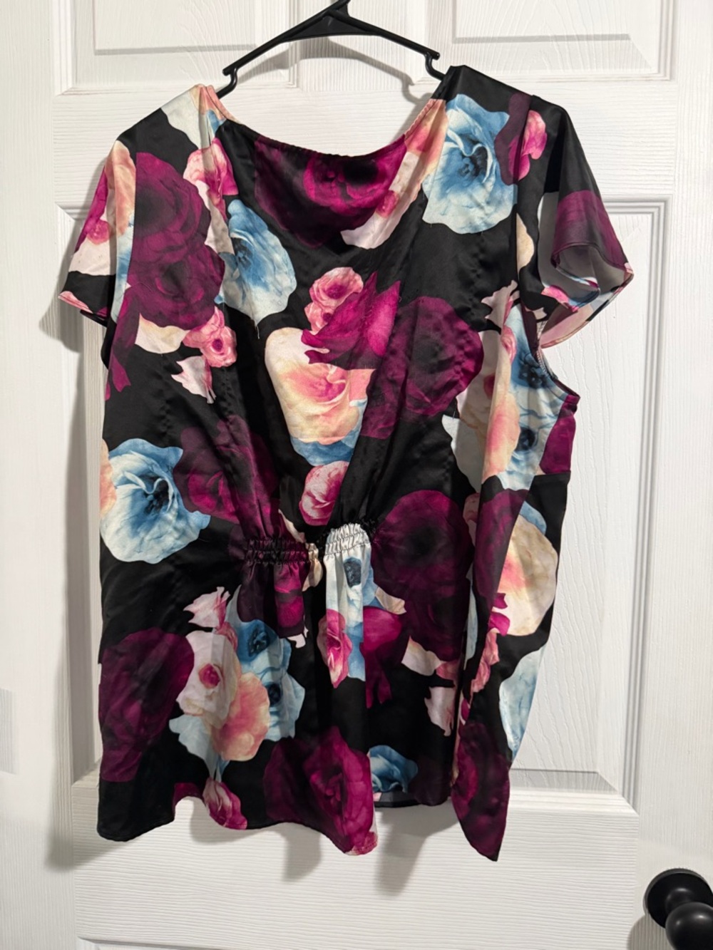 Women’s Floral Short-Sleeve Blouse in Black and Multi